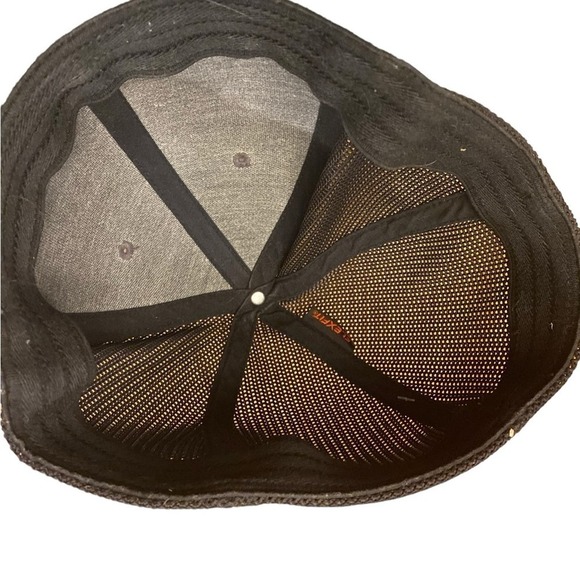 Columbia classic hat, OSFM, gray and black trucker style, preowned. - Picture 7 of 8